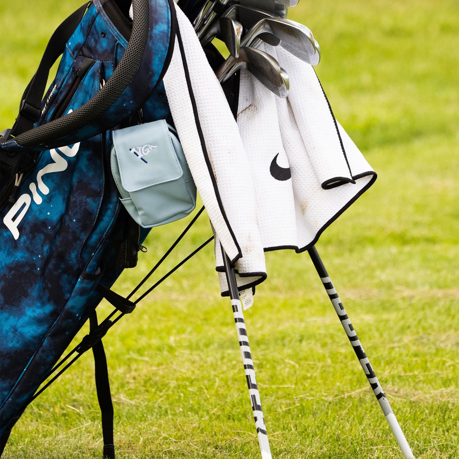vga rangefinder case on golf bag